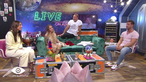Promi Big Brother - Die Late Night Show Promi Big Brother - Die Late Night Show Folge 5: Tag 5 - Date Night Show, Schwärmereien und echte Hingucker