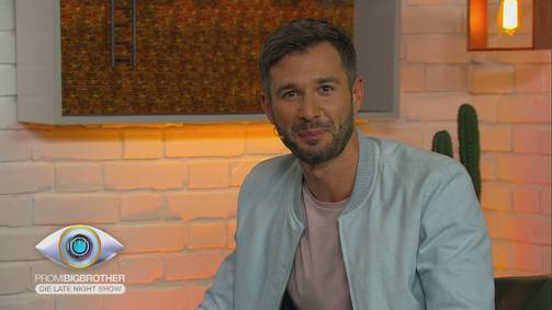 Promi Big Brother - Die Late Night Show Promi Big Brother - Die Late Night Show Folge 2: Rückblick auf Tag 2 - mit Jochen Schropp
