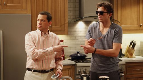 Two and a Half Men Two and a Half Men Folge 15: Der fleischliche Pausenfüller
