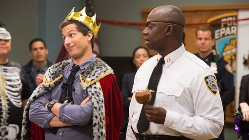 Brooklyn Nine-Nine Brooklyn Nine-Nine Folge 6: Halloween ist Weihnachten für Arschgeigen