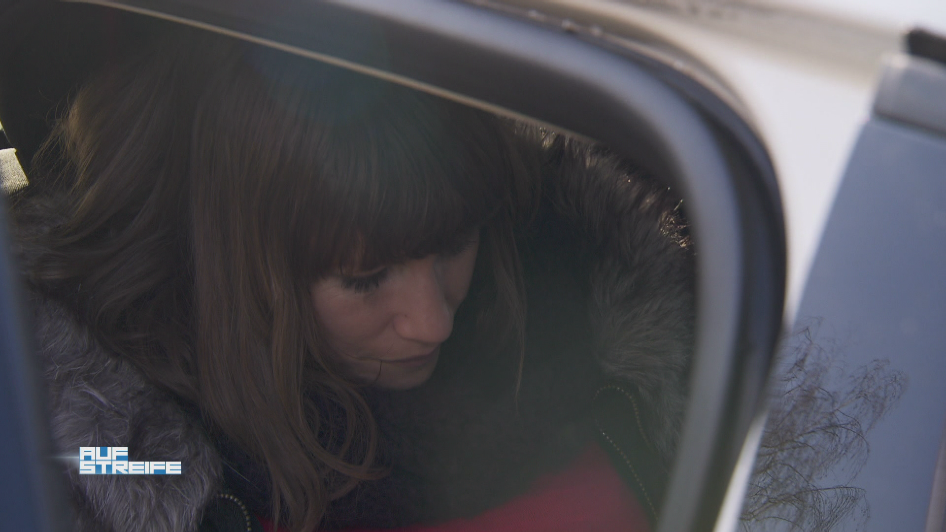 Babybauch und Benzinklau