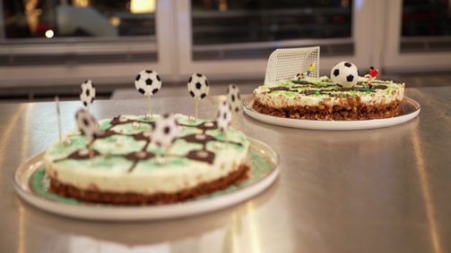 Promis backen privat Promis backen privat Folge 7: Das Lieblingsrezept eines Promibacken-Halbfinalisten