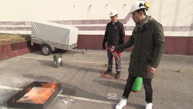 Staffel 01 Folge 03 - Wie sicher ist Österreich - Moravec undercover