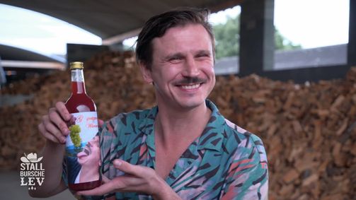 Stallbursche Lev Stallbursche Lev  - Staffel 1 Folge 3: Staffel 1 Folge 3: Trinker der Säfte