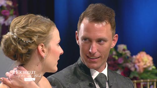 Hochzeit auf den ersten Blick - Spezial Staffel 1 Folge 2: Ariane und Martin schweben auf Wolke Sieben