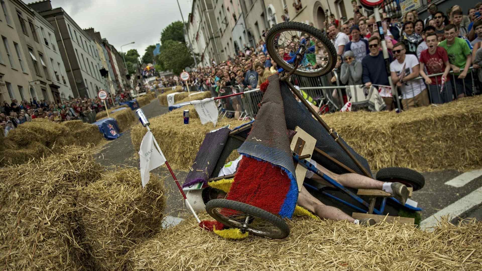 Red Bull Seifenkistenrennen Irland: Bruchlandungen