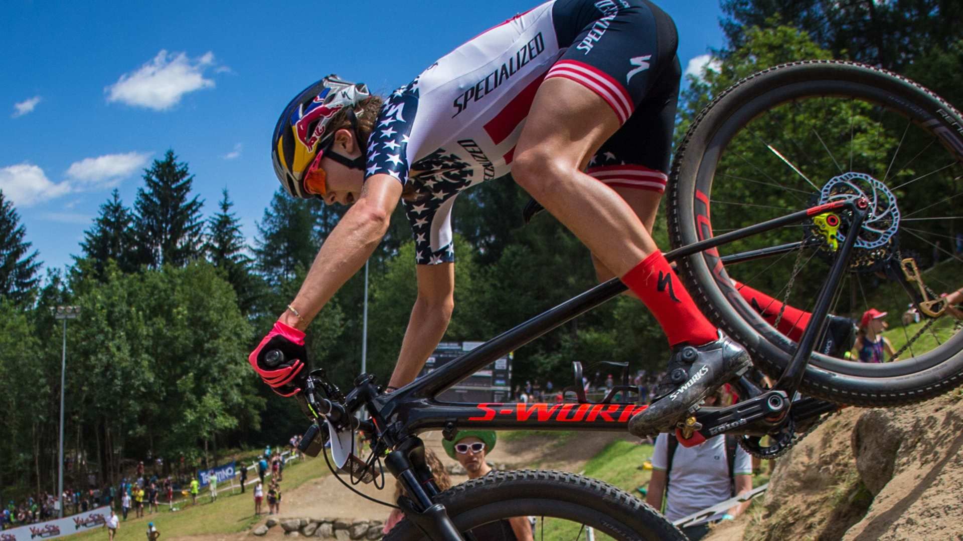 Kate Courtney und Finn Iles: Ihr Team dahinter