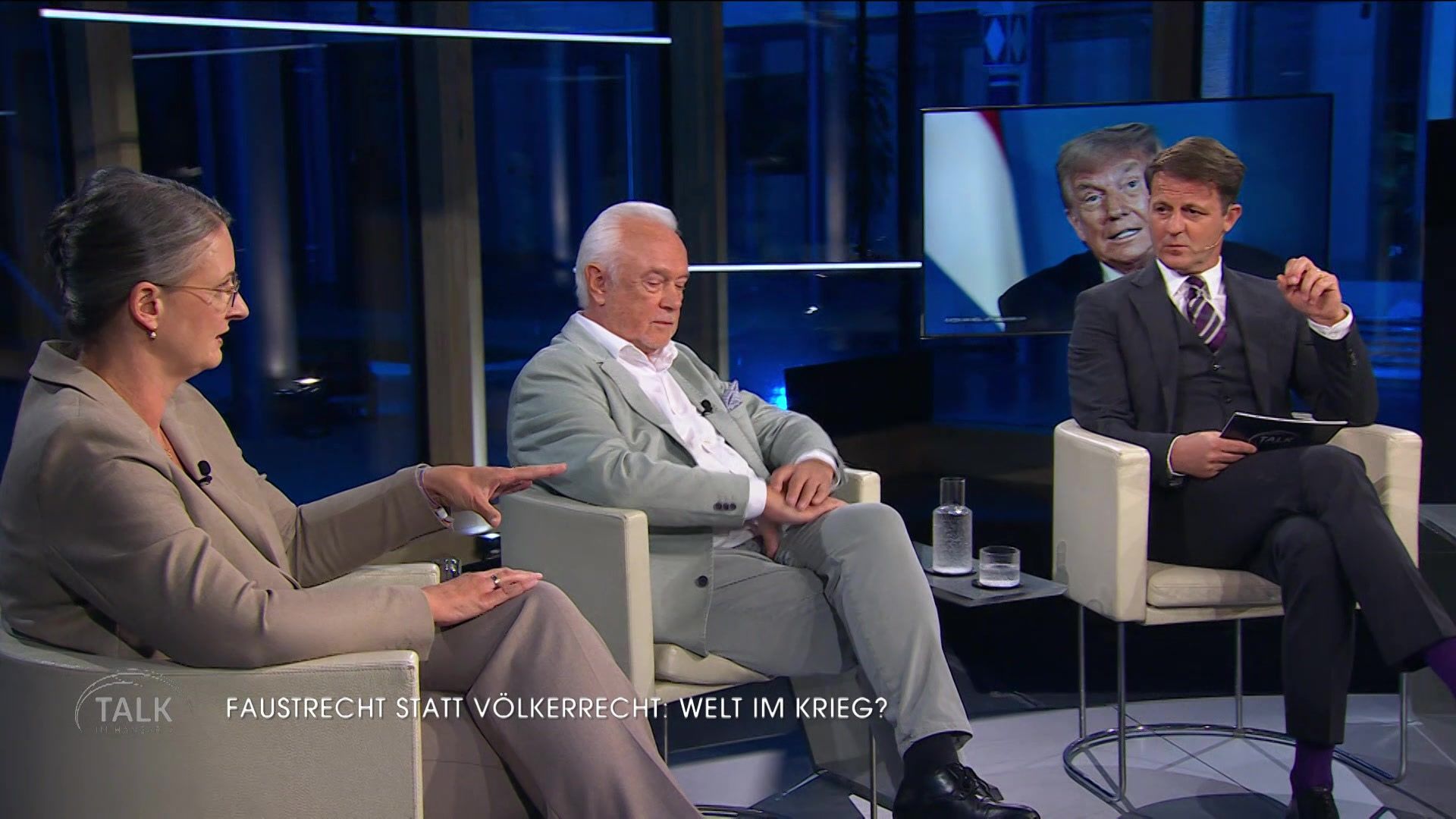 Faustrecht statt Völkerrecht: Welt im Krieg?
