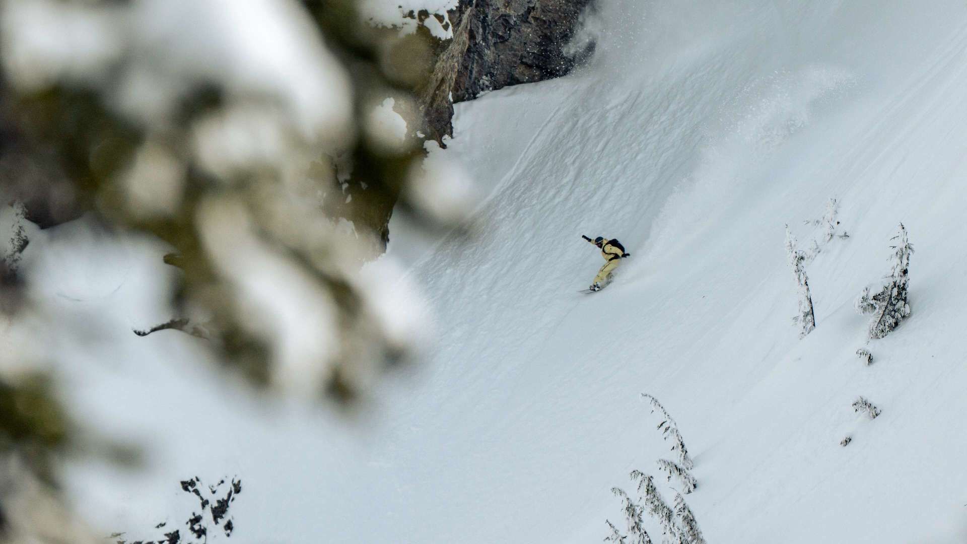 Snowboard-Film: Episches Snowboarding mit Gigi Rüf