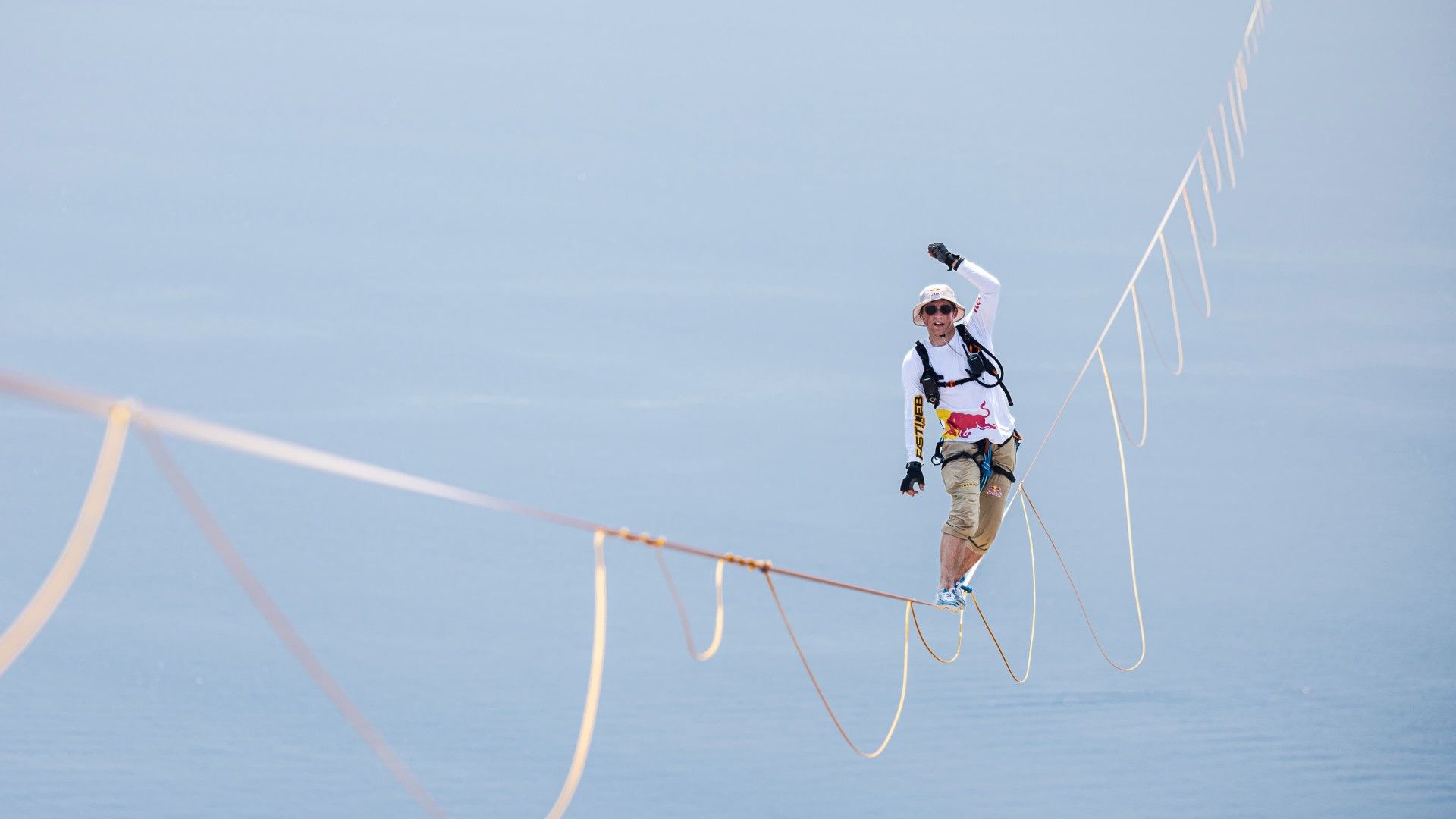 Rekord über dem Meer: Slackliner über Messina