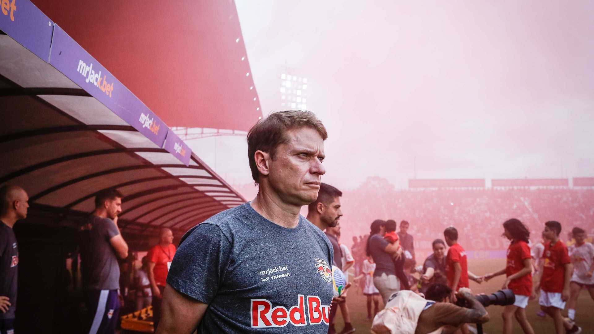 FUSSBALL: Red Bull Bragantino - S1 E6