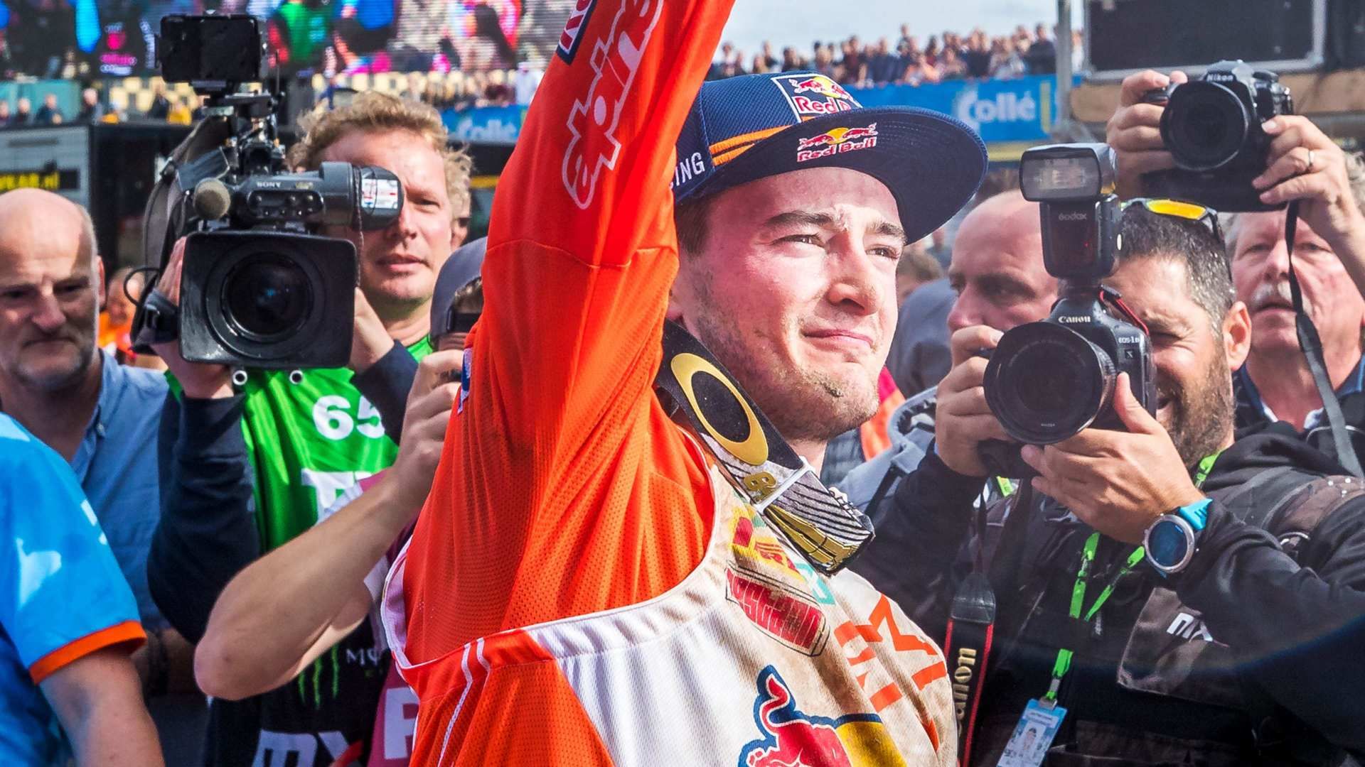 MX World S1 E4: Der Druck an der Spitze