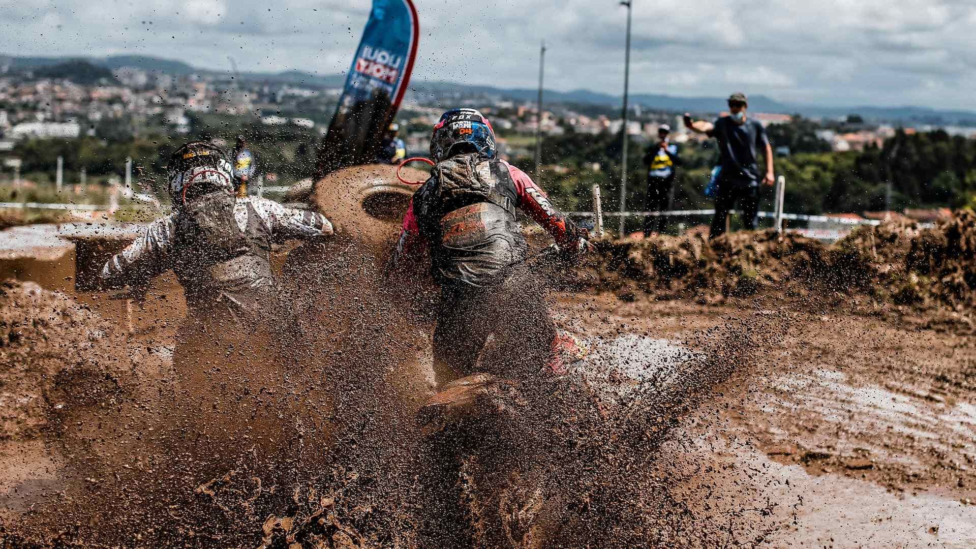 Hard Lines – mit Mani & Bolts