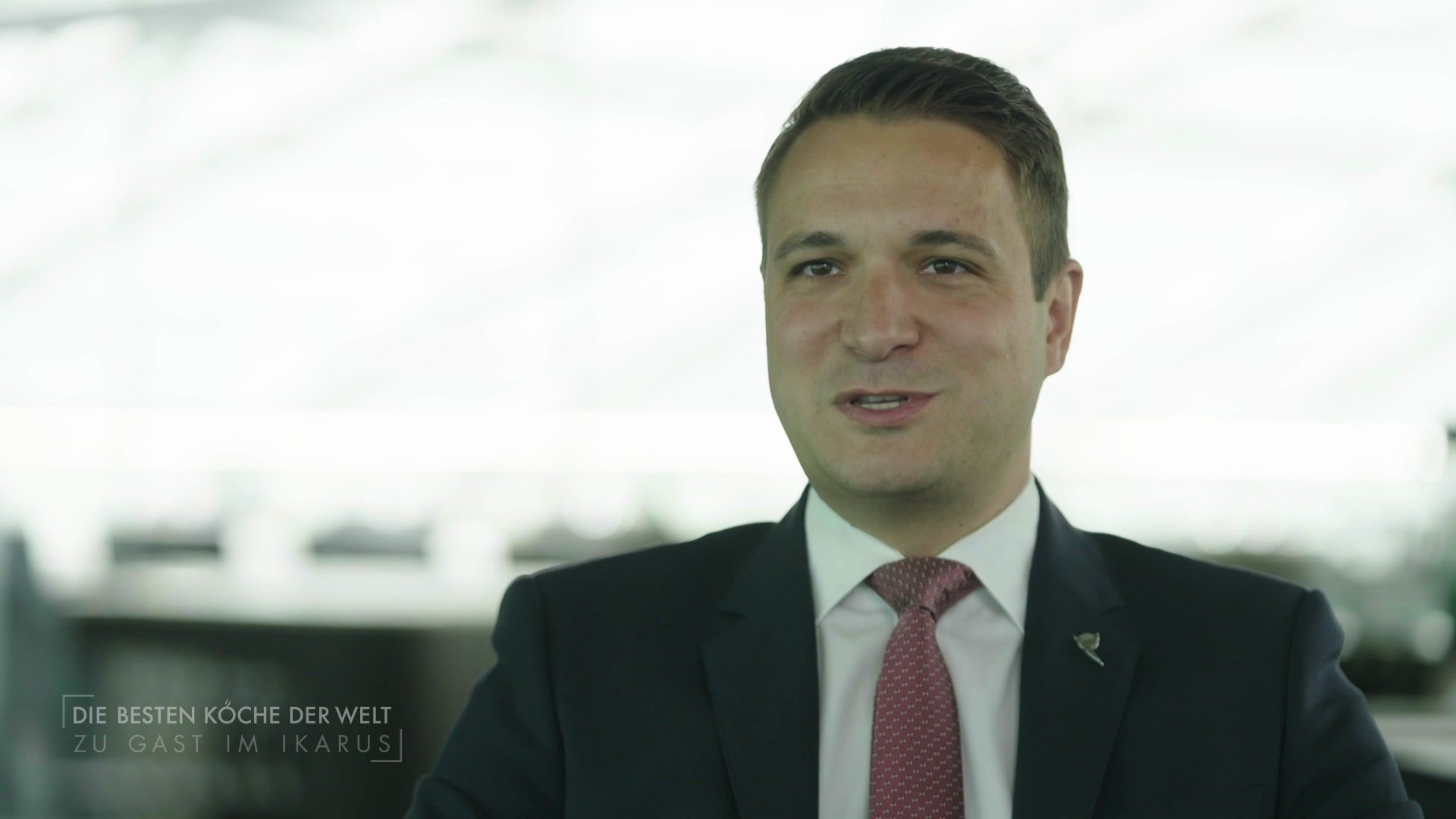 Zurück im Red Bull Hangar-7 mit Gastkoch Thijs Vervloet