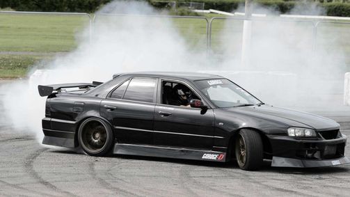 Die Drift-Queen Drift Queen – Staffel 1 Folge 1: Die Entscheidung zum Drift