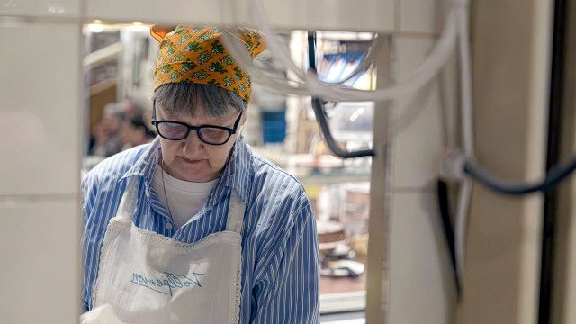 kreuz & quer reportage: Weibliche Armut - Warum Frauen weniger haben