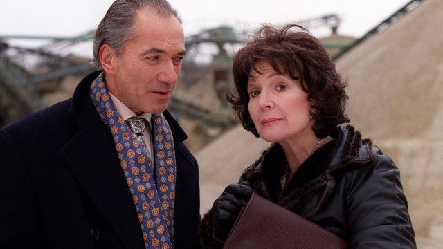 Julia - eine ungewöhnliche Frau (12/13): Schotter