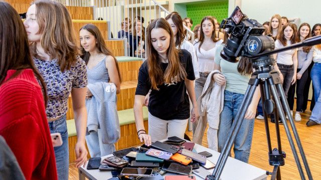 Dok 1: Drei Wochen Handy-Entzug - Das Experiment