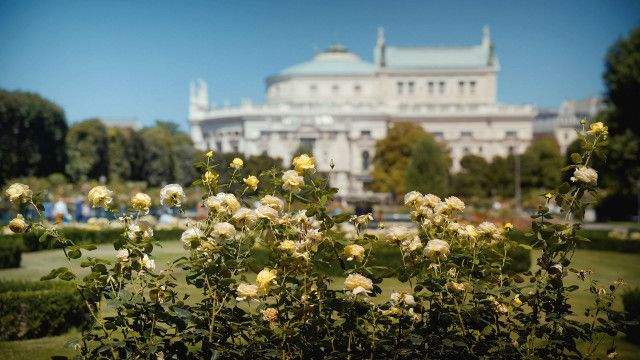 Erlebnis Österreich: 1000 Rosen - Der Luftbrunnen des Wiener Burgtheaters