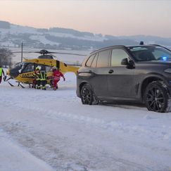 Zwei Eisläuferinnen mit Hubschrauber gerettet