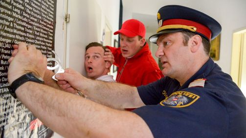 CopStories Staffel 4 CopStories Staffel 4 Folge 5: CopStories (5/10): Wettschulden