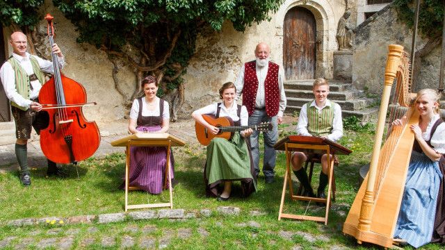 Klingendes Österreich: Zweimal Österreich - Zwischen Gloggnitz und Forchtenstein