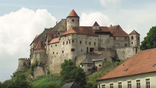 Unterwegs beim Nachbarn Unterwegs beim Nachbarn Folge 11: Unterwegs beim Nachbarn: Ein Kilometer Geschichte -  Burghausen und seine Bewohner