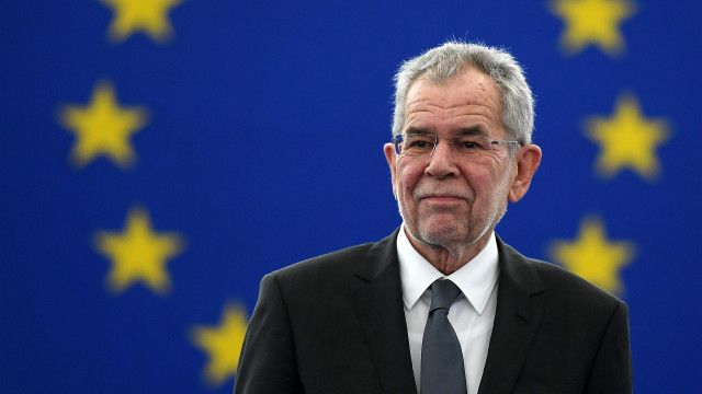 Menschen & Mächte: Alexander Van der Bellen - Vom Flüchtlingskind zum Präsidenten