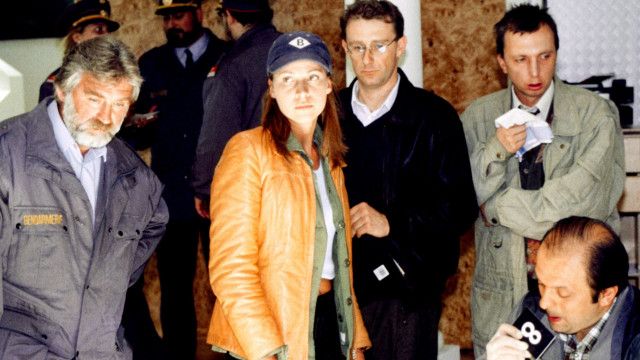 Die Neue - Eine Frau mit Kaliber (2/14): Brennendes Geheimnis