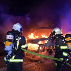 Pferd verbrennt auf Westautobahn