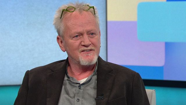 Hinter den Schlagzeilen: Peter Lammer: "Koch trotzt Verletzung mit schwebendem Küchenstuhl"