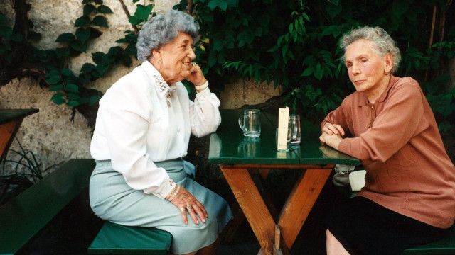 Alltagsgeschichte: Beim Heurigen