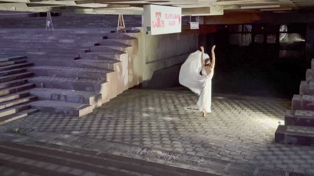 Opernhaus im Bunker - Tanzen in Zeiten des Krieges