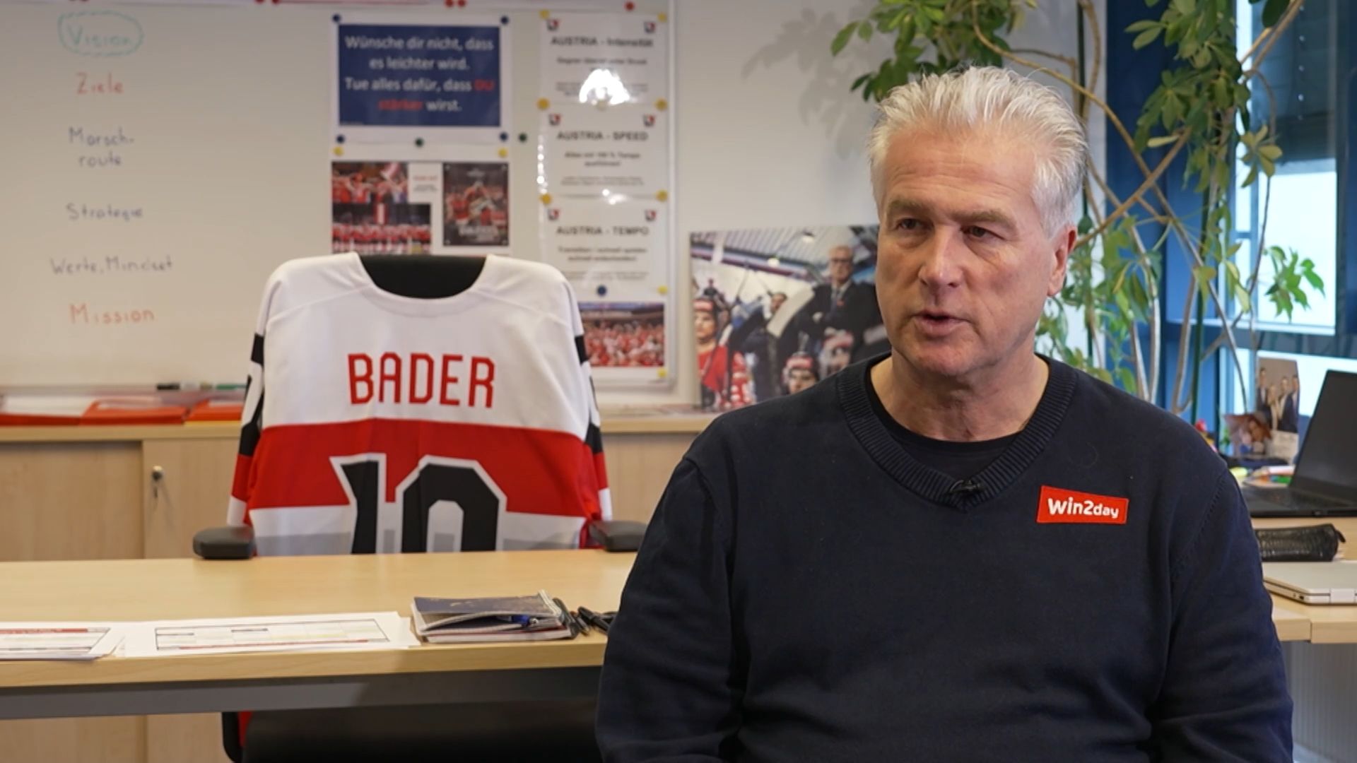 Auch nach zehn Jahren geht die Ära von Eishockey-Teamchef Roger Bader weiter