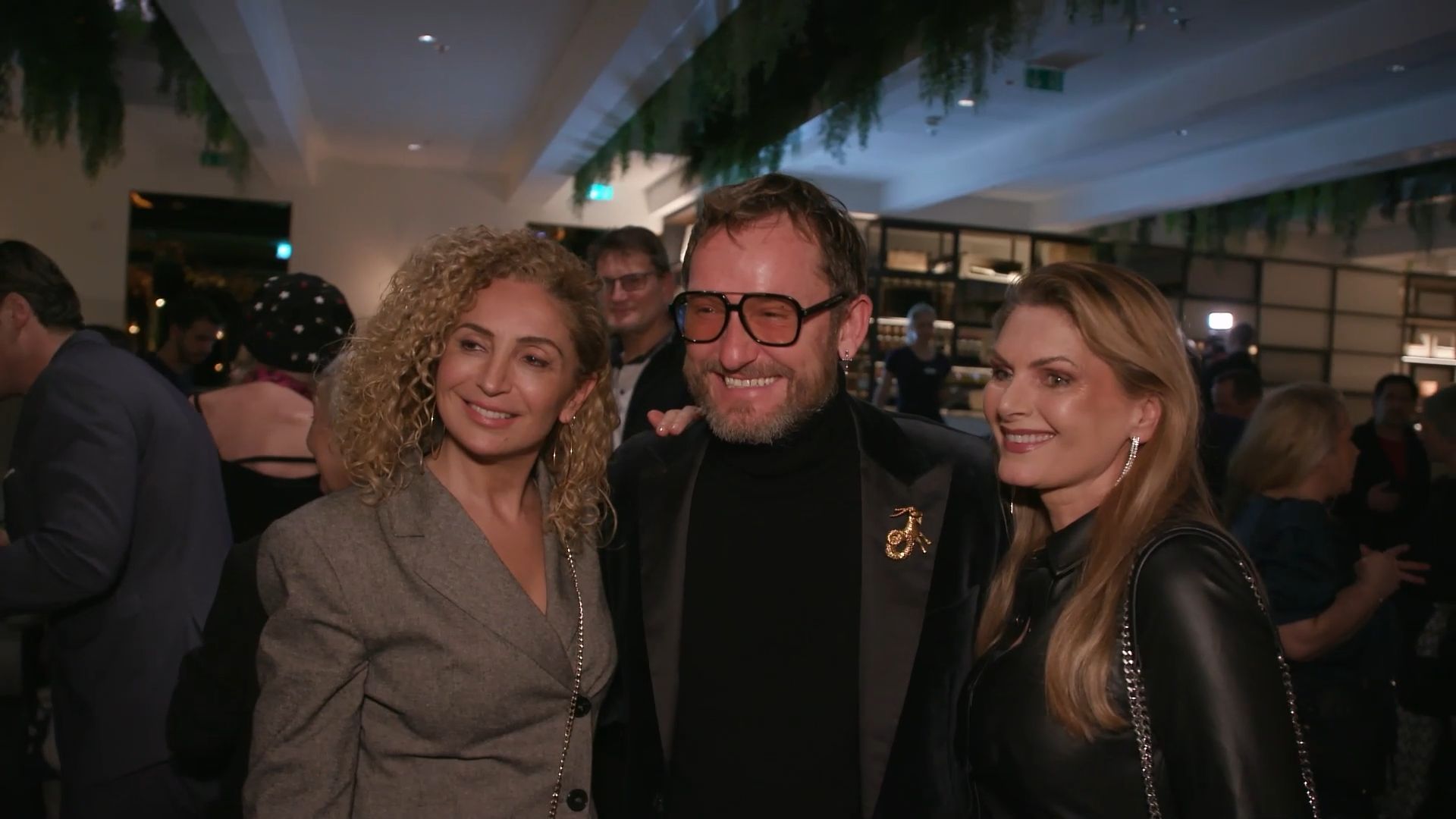 Wien im Ballfieber ++ Sexy Urlaubsbilder der Stars