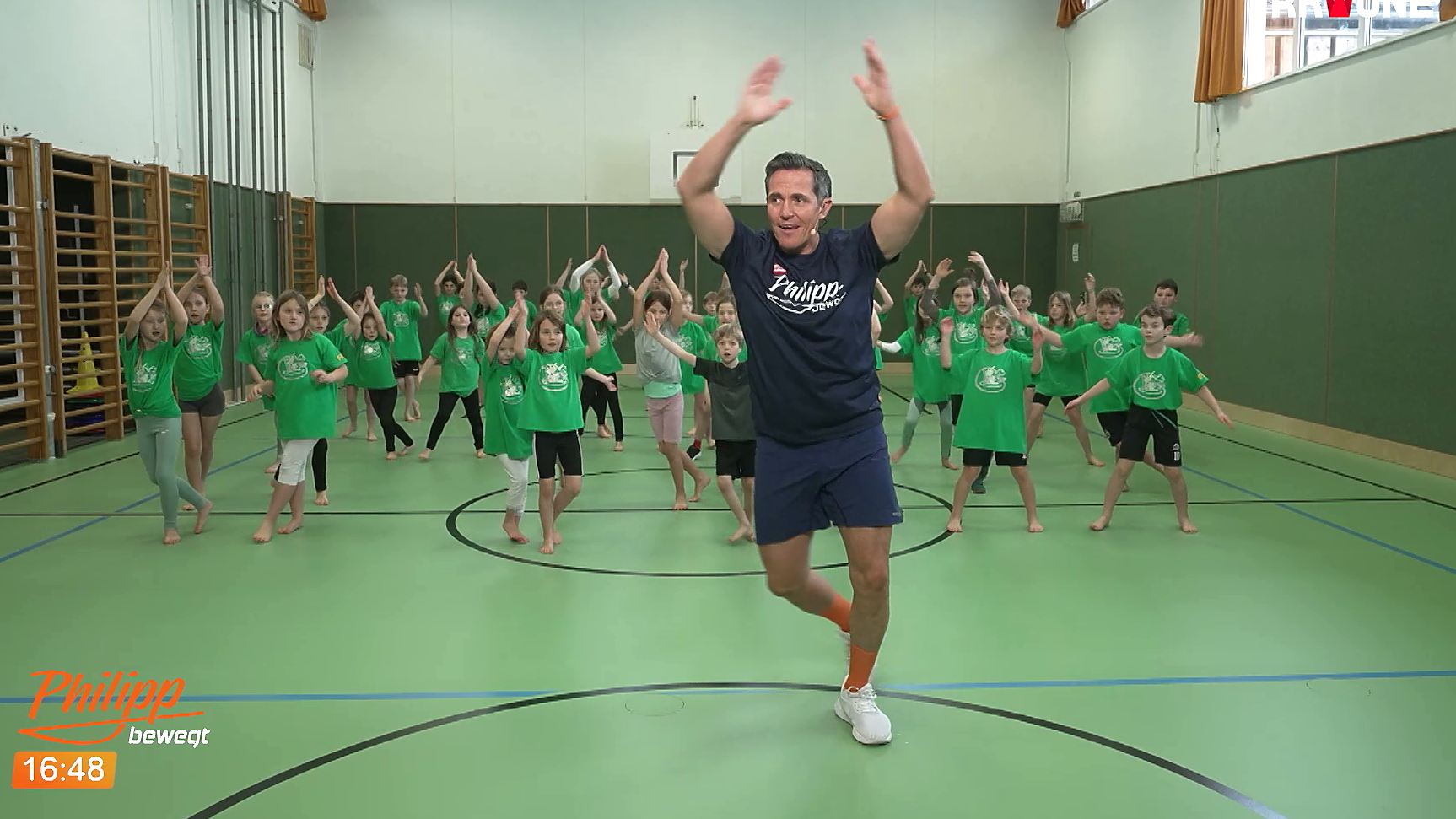 Mittwoch ist Schultag und die Volksschule Pamet turnt mit