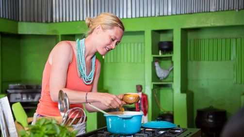 Sarah Grahams Food Safari Sarah Grahams Food Safari - Staffel 1 Folge 12: Grill Fleisch und Malva Pudding aus Soweto