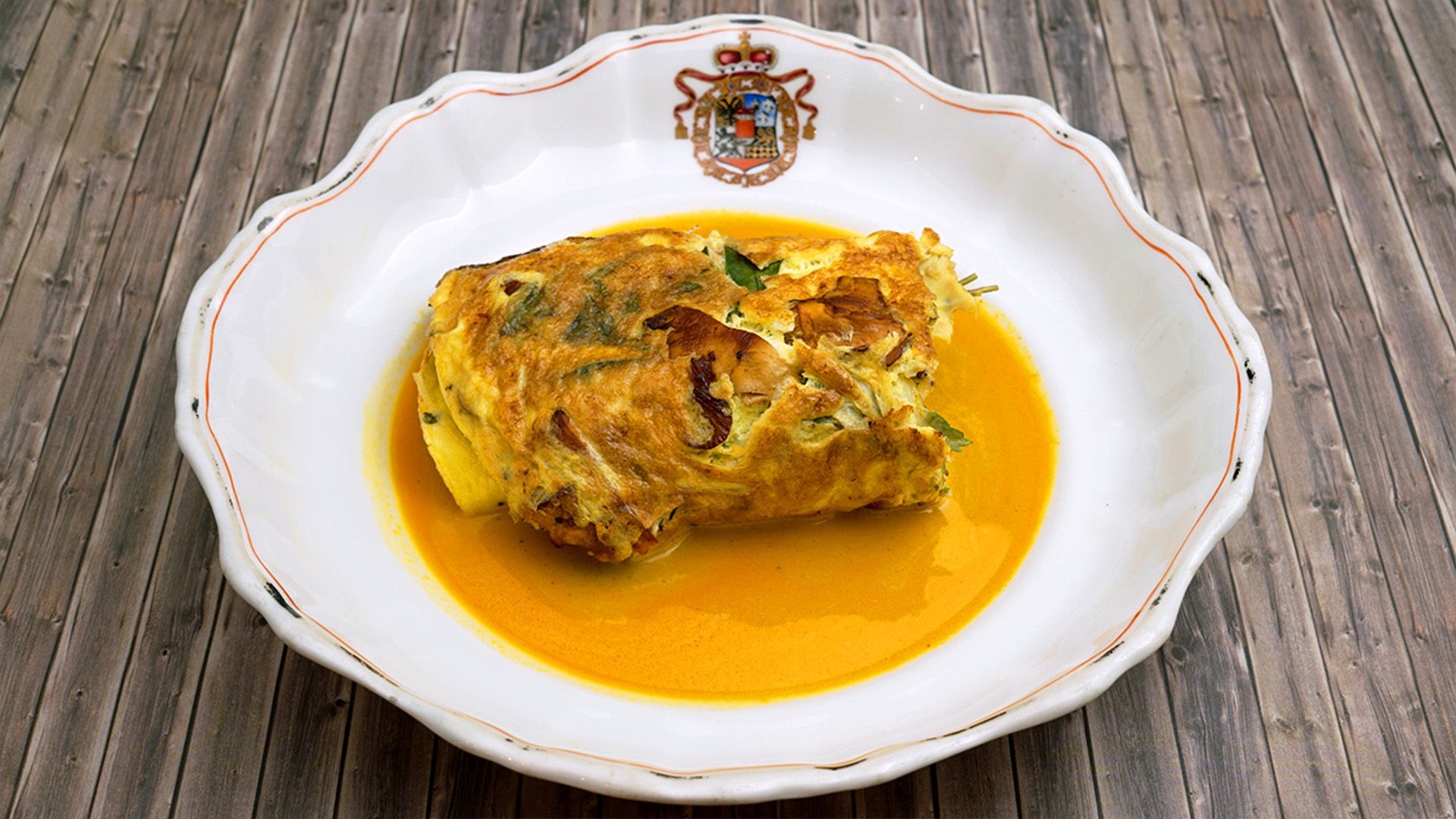 Eierschwammerl-Omelett mit Thai-Basilikum