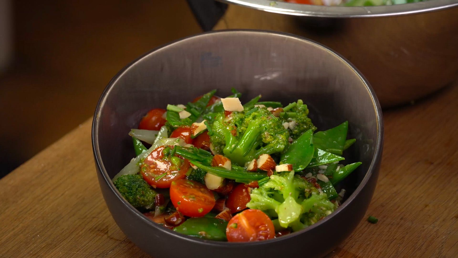 Brokkolisalat mit Mandeln