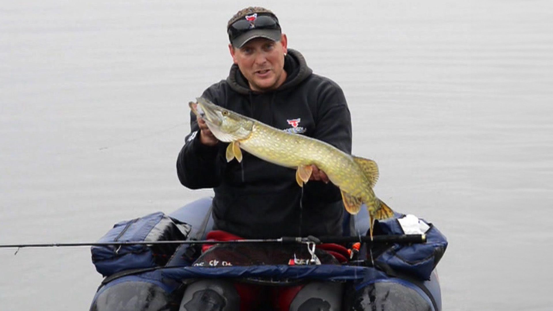 Hechtangeln vom Bellyboat