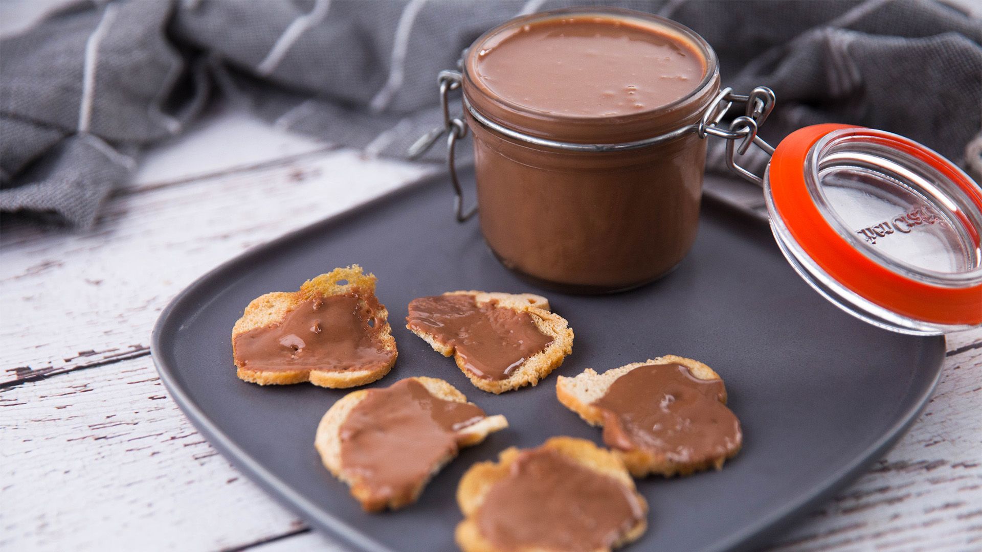 Selbstgemachter Schokoladenaufstrich