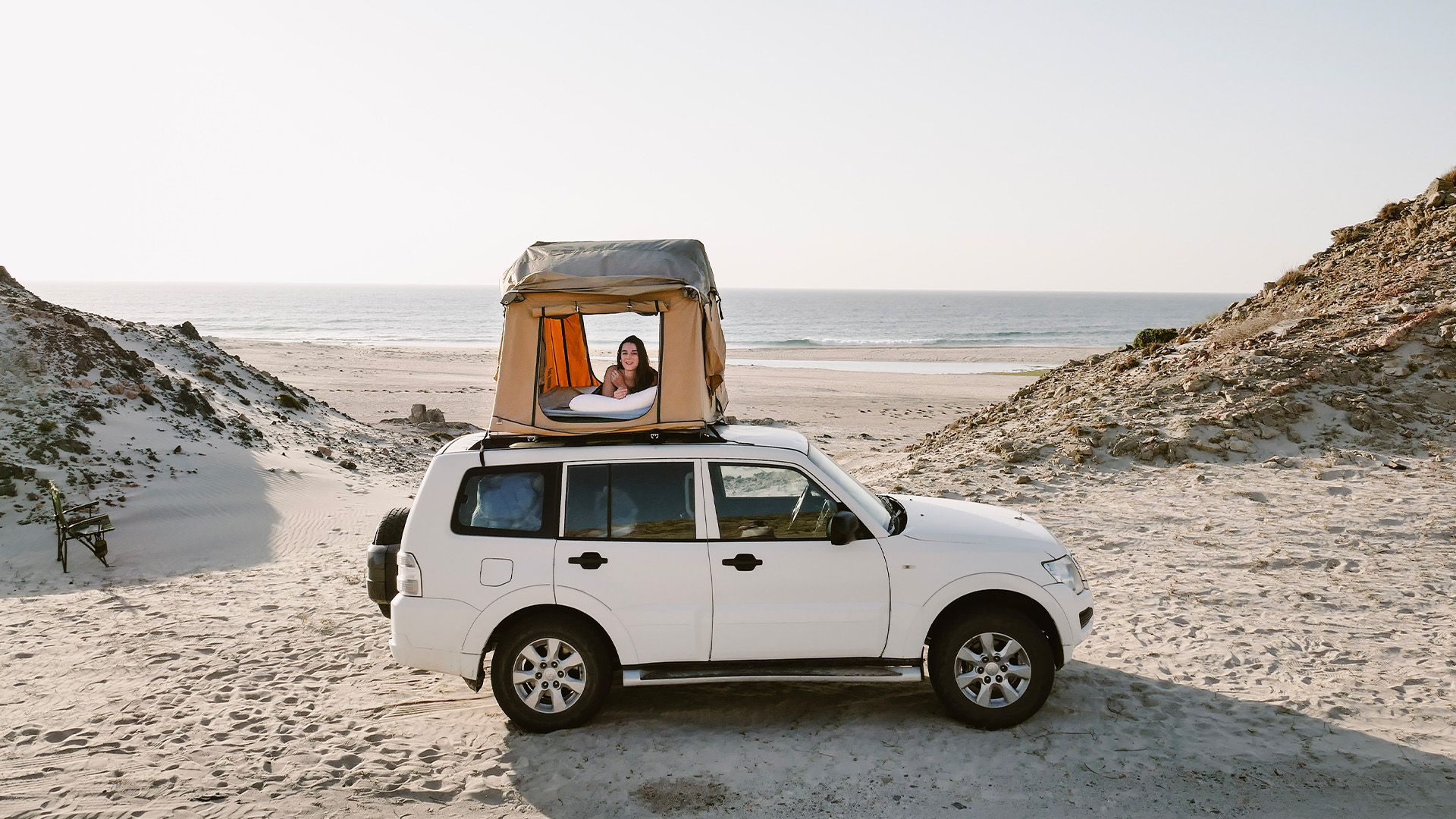 Mit dem Offroad-Camper durchs Wadi!