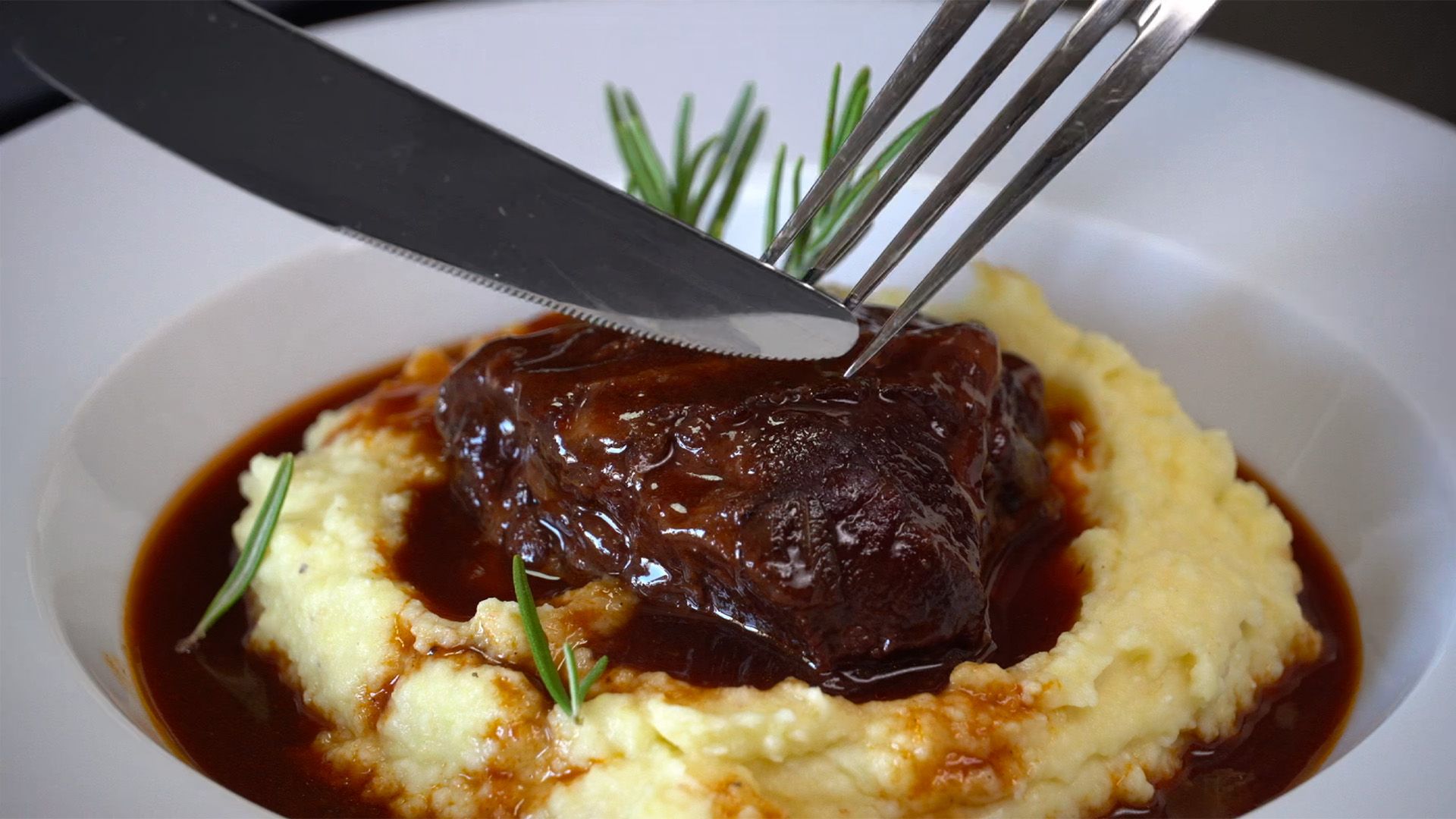 Butterzarte geschmorte Kalbsbäckchen