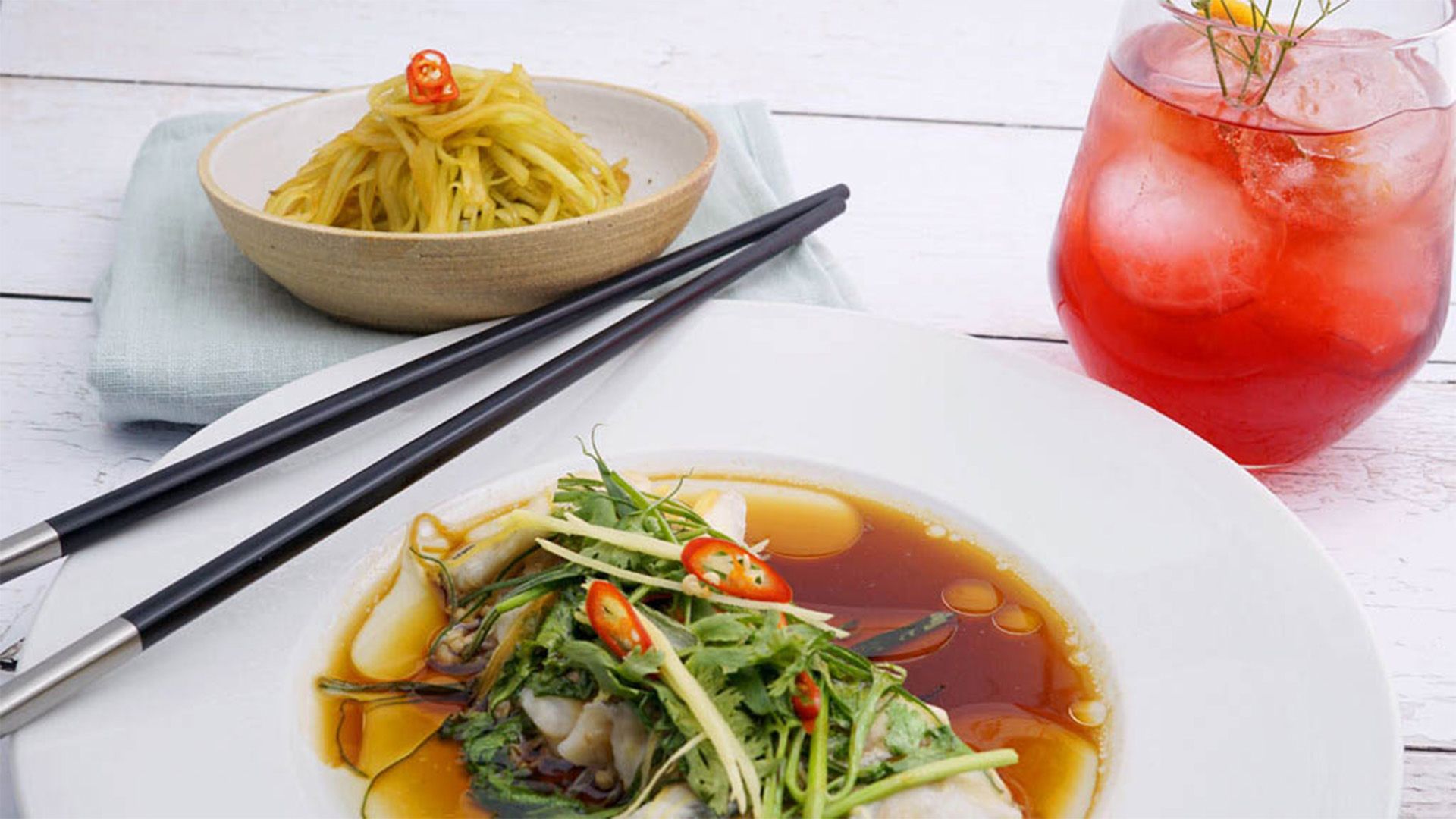 Gedämpfter Wolfsbarsch & Drink "Everybody's Darling"