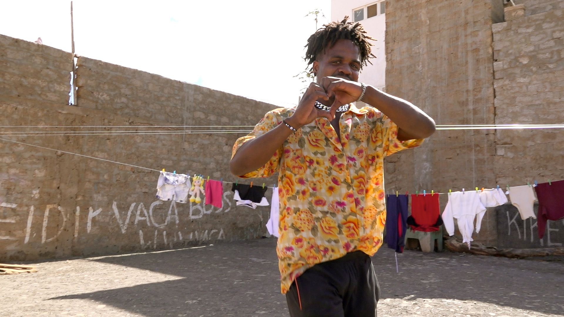 Mit Tanzen weg von der Straße