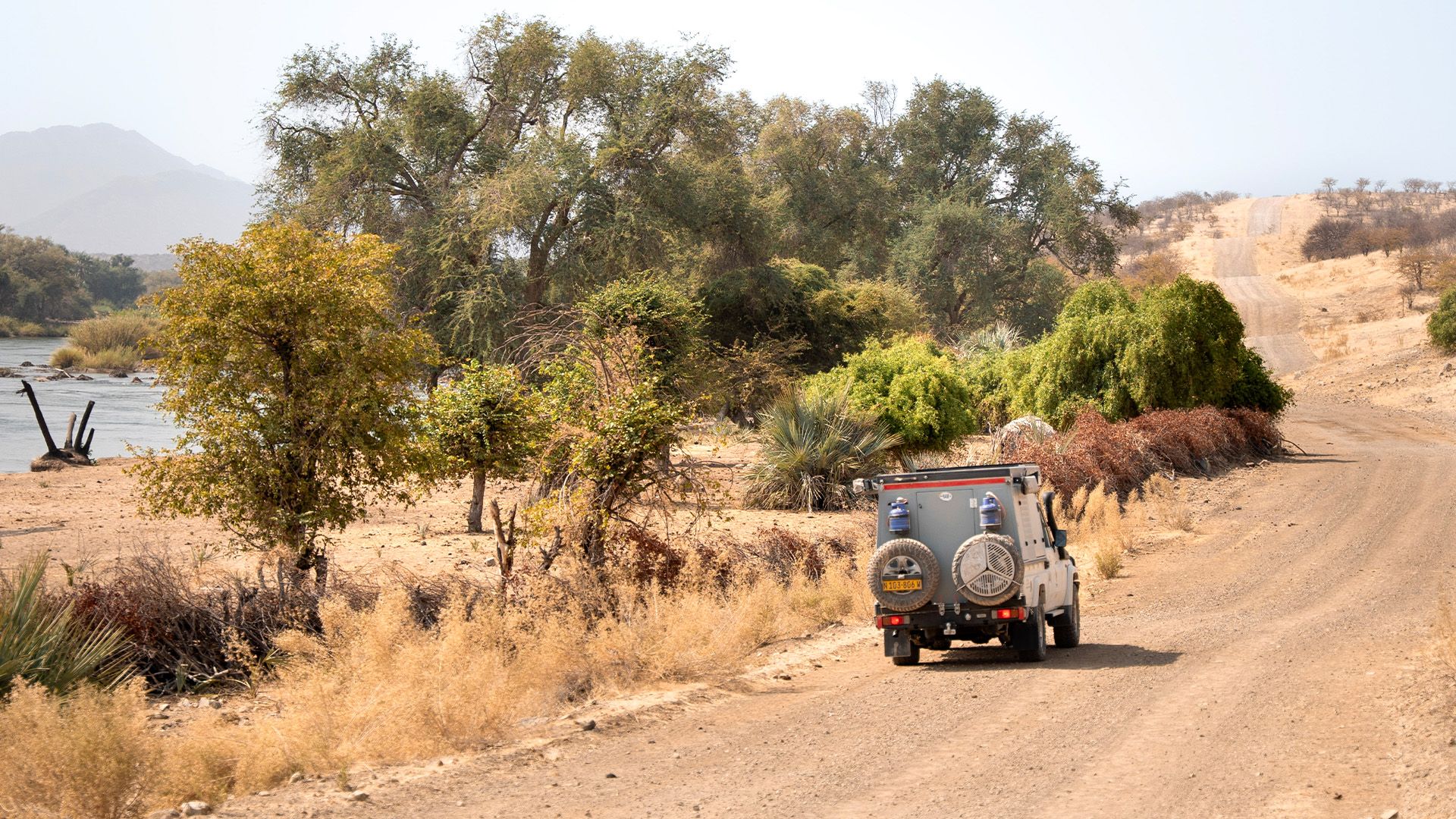 Epupa Falls: An Angolas Grenze