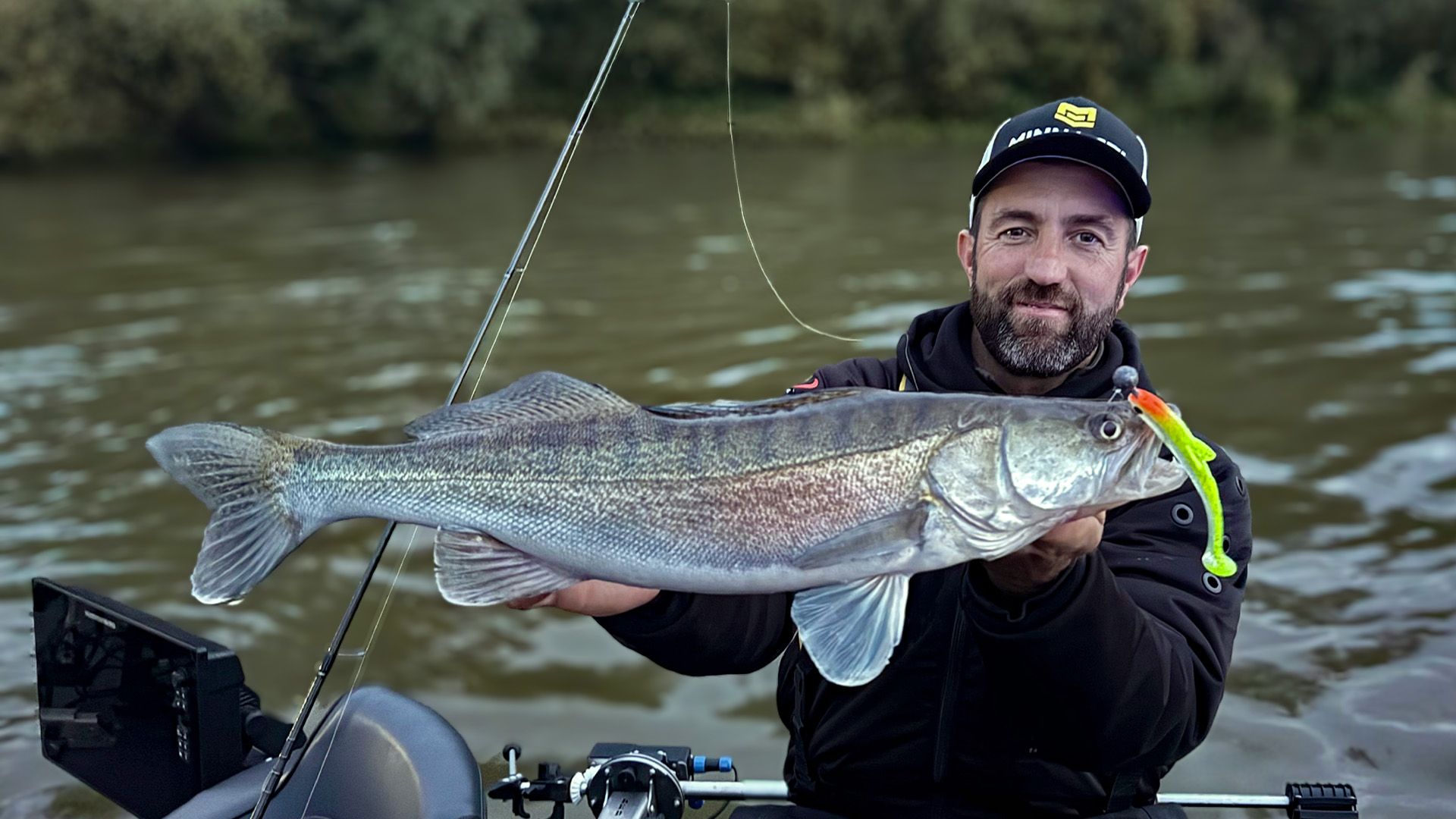 Zanderangeln bei Hochwasser am Niederrhein
