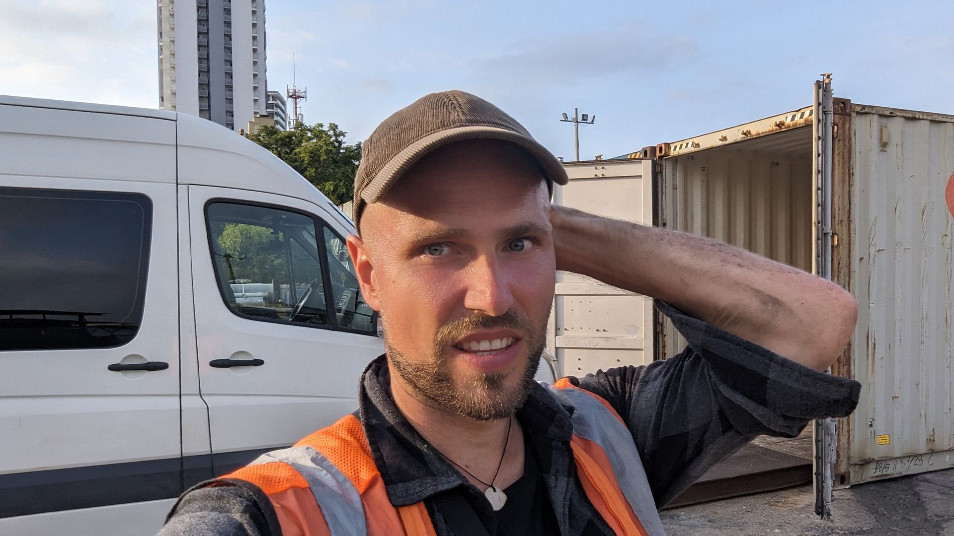 Der Camper passt nicht in den Container