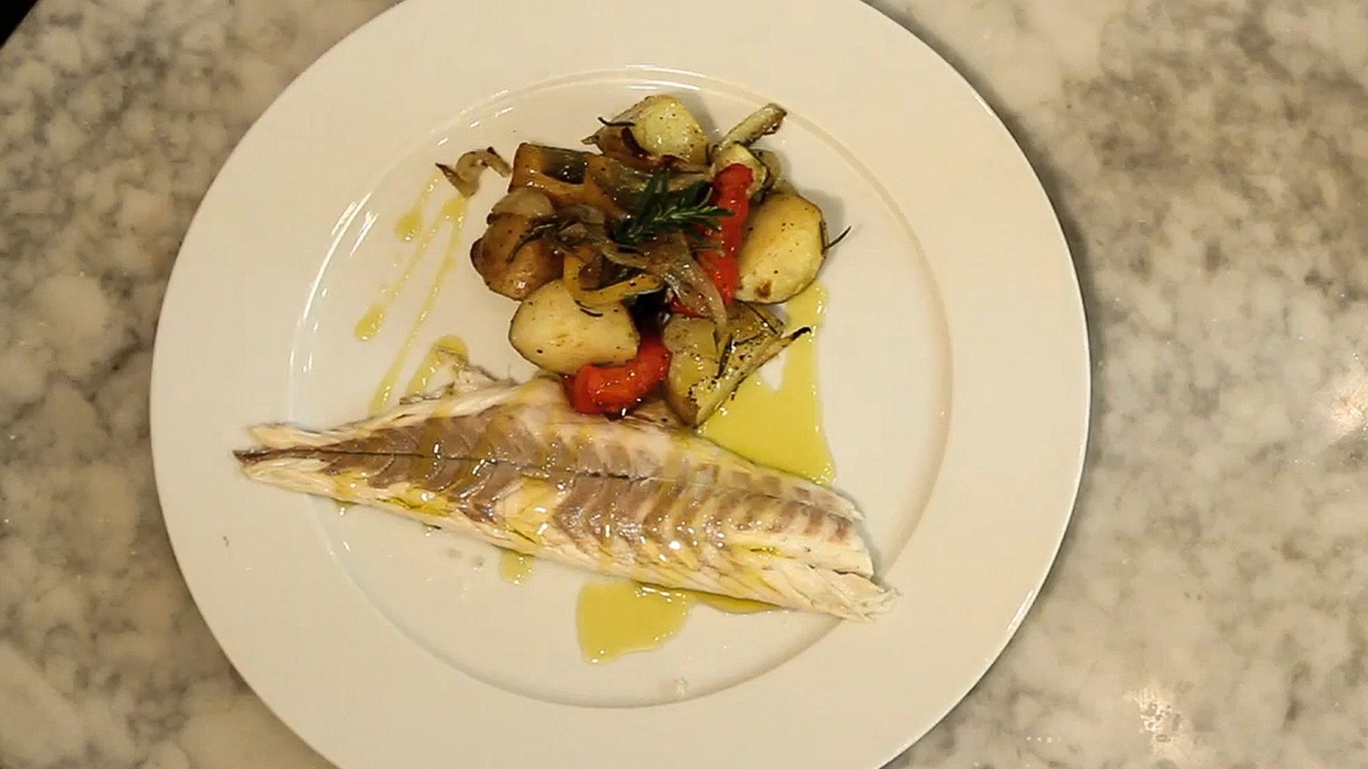 Fisch im Salzteig (Loup de mer/Wolfsbarsch) - Zubereitung und Zutaten