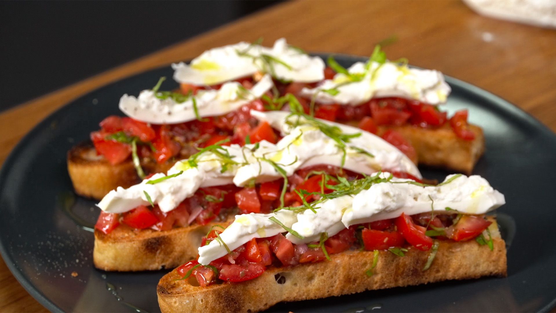Bruschetta mit Burrata herrlich lecker und knusprig